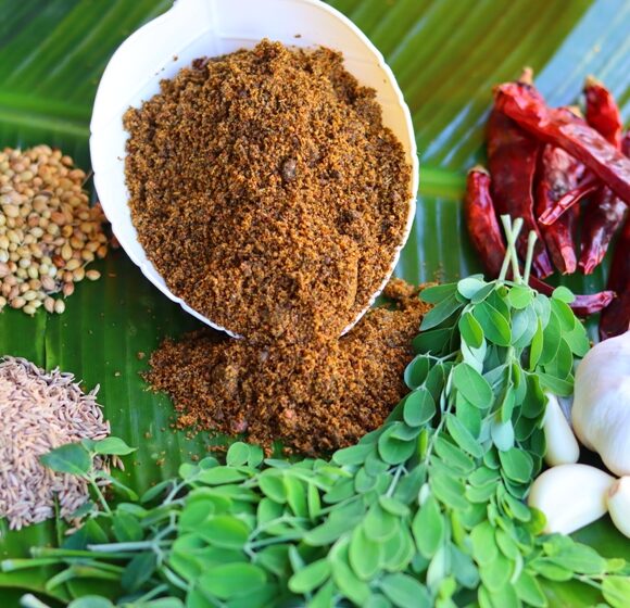 MUNAGAKU-KARAMPODI-580x560